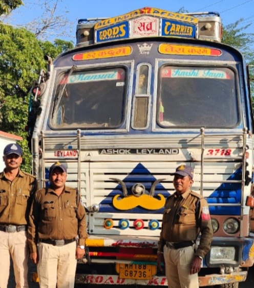 झाबुआ। शराब जखीरा बरामद झाबुआ। शराब जखीरा बरामद