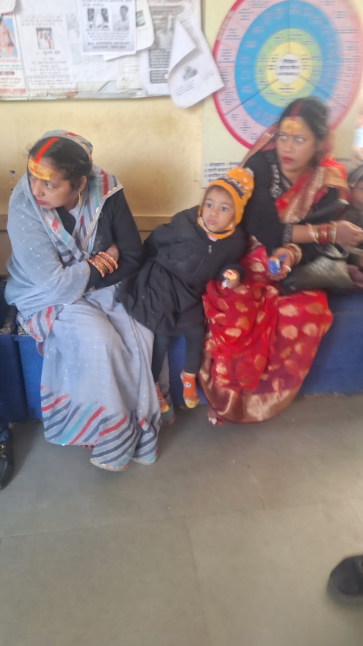 महाकाल मंदिर में कलेक्टर ने श्रद्धालुओं की शिकायत पर की कार्रवाई महाकाल मंदिर में कलेक्टर ने श्रद्धालुओं की शिकायत पर की कार्रवाई