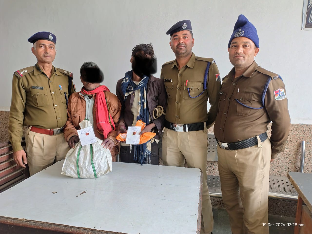 रेलवे केबिल चोरी के आरोपियों की गिरफ्तारी, आरपीएफ मीरजापुर की बड़ी कार्रवाई रेलवे केबिल चोरी के आरोपियों की गिरफ्तारी, आरपीएफ मीरजापुर की बड़ी कार्रवाई