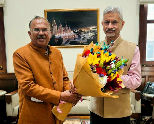 देवनानी की विदेश मंत्री से भेंट देवनानी की विदेश मंत्री से भेंट
