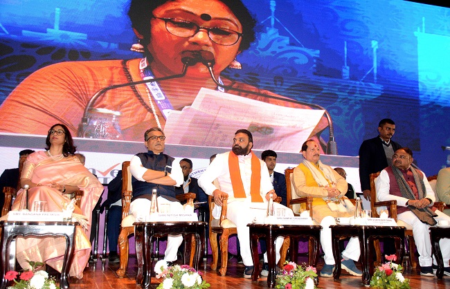 बिहार बिजनेस कनेक्ट-2024 के उद्धघाटन के दौरान दोनों डिप्टी सीएम सहिक विभागीय मंत्री नीतीश मिश्रा बिहार बिजनेस कनेक्ट-2024 के उद्धघाटन के दौरान दोनों डिप्टी सीएम सहिक विभागीय मंत्री नीतीश मिश्रा