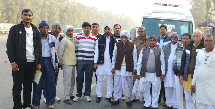 19 Snp- सोनीपत: चंडीगढ़ में मुख्यमंत्री के आवास पर मौजूद प्रतिनिधिमंडल 19 Snp- सोनीपत: चंडीगढ़ में मुख्यमंत्री के आवास पर मौजूद प्रतिनिधिमंडल