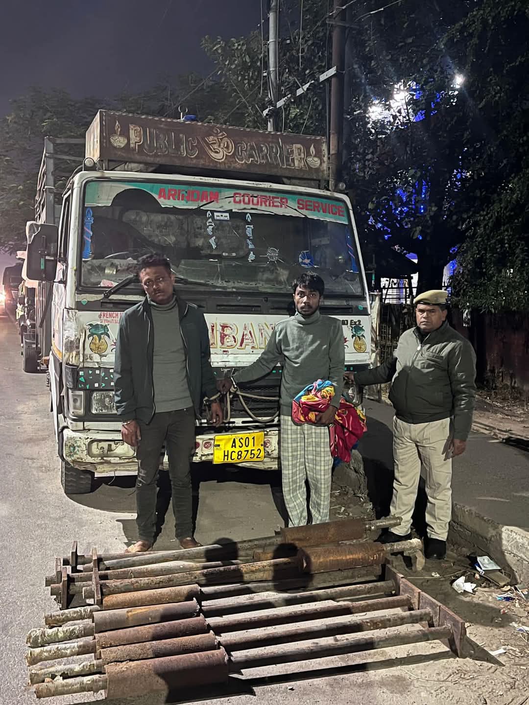 चार चोर गिरफ्तार चार चोर गिरफ्तार