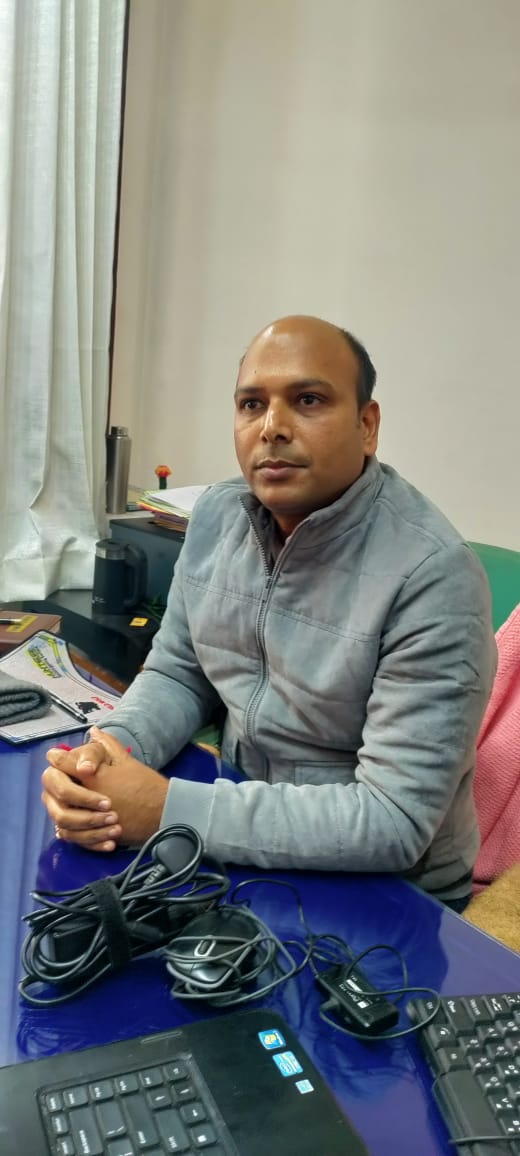 उप महाप्रबंधक सोलर सेल एवं ठेकेदार को 30 हजार कि रिश्वत लेते रंगे हाथों ट्रैप किया उप महाप्रबंधक सोलर सेल एवं ठेकेदार को 30 हजार कि रिश्वत लेते रंगे हाथों ट्रैप किया