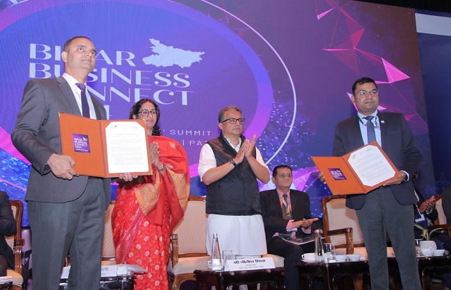 बिहार बिजनेस कनेक्ट-2024 के दूसरे दिन उद्योग मंती के साथ विभाग की सचिव बिहार बिजनेस कनेक्ट-2024 के दूसरे दिन उद्योग मंती के साथ विभाग की सचिव