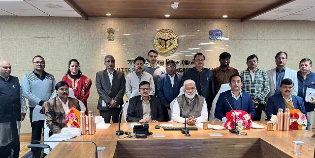 जलशक्ति मंत्री एवं ग्यारह सहायक अभियन्ता जलशक्ति मंत्री एवं ग्यारह सहायक अभियन्ता
