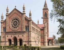 नगर के गिरिजाघरों में अंतिम चरण में पहुंची क्रिसमस की तैयारियां नगर के गिरिजाघरों में अंतिम चरण में पहुंची क्रिसमस की तैयारियां