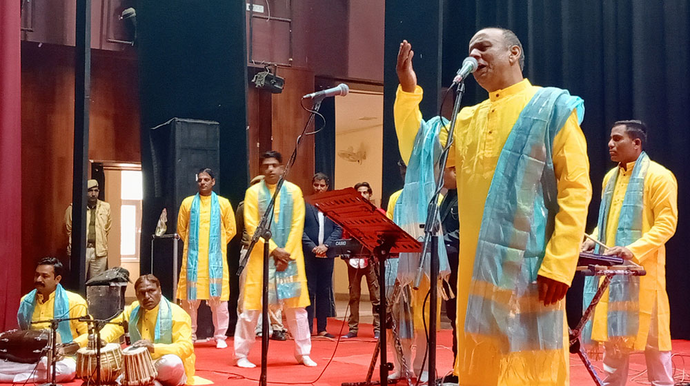 केंद्रीय कारागृह के बंदियों के म्यूजिकल बैंड ने दी पहली प्रस्तुति, मंत्रमुग्ध हुए श्रोता केंद्रीय कारागृह के बंदियों के म्यूजिकल बैंड ने दी पहली प्रस्तुति, मंत्रमुग्ध हुए श्रोता