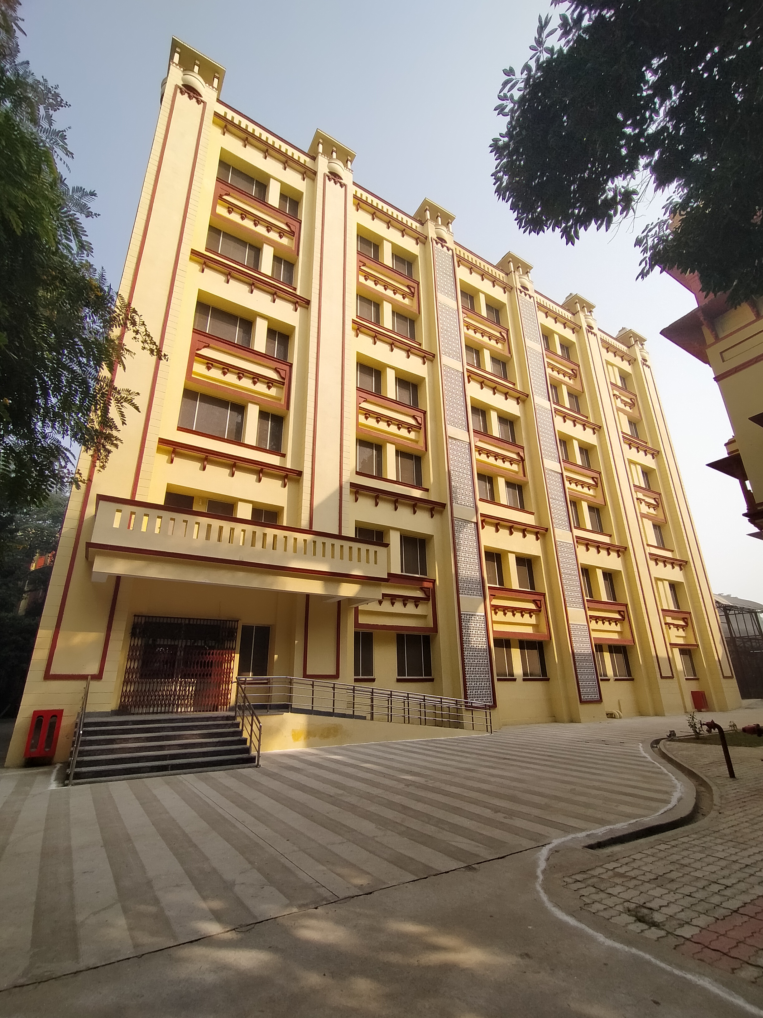 बीएचयू कुलपति लाईब्रेरी का निरीक्षण करते हुए,नया विस्तारित भवन: फोटो बच्चा गुप्ता बीएचयू कुलपति लाईब्रेरी का निरीक्षण करते हुए,नया विस्तारित भवन: फोटो बच्चा गुप्ता
