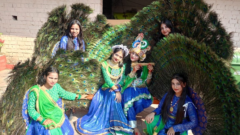 राष्ट्रीय बाल रंग में बच्चों की प्रस्तुतियां राष्ट्रीय बाल रंग में बच्चों की प्रस्तुतियां