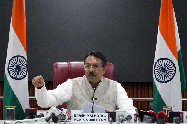 दिल्लीः परिवहन भवन में संवाददाता सम्मेलन को संबोधित करते केंद्रीय कॉरपोरेट मामलों और सड़क, परिवहन तथा राजमार्ग राज्य मंत्री हर्ष मल्होत्रा दिल्लीः परिवहन भवन में संवाददाता सम्मेलन को संबोधित करते केंद्रीय कॉरपोरेट मामलों और सड़क, परिवहन तथा राजमार्ग राज्य मंत्री हर्ष मल्होत्रा