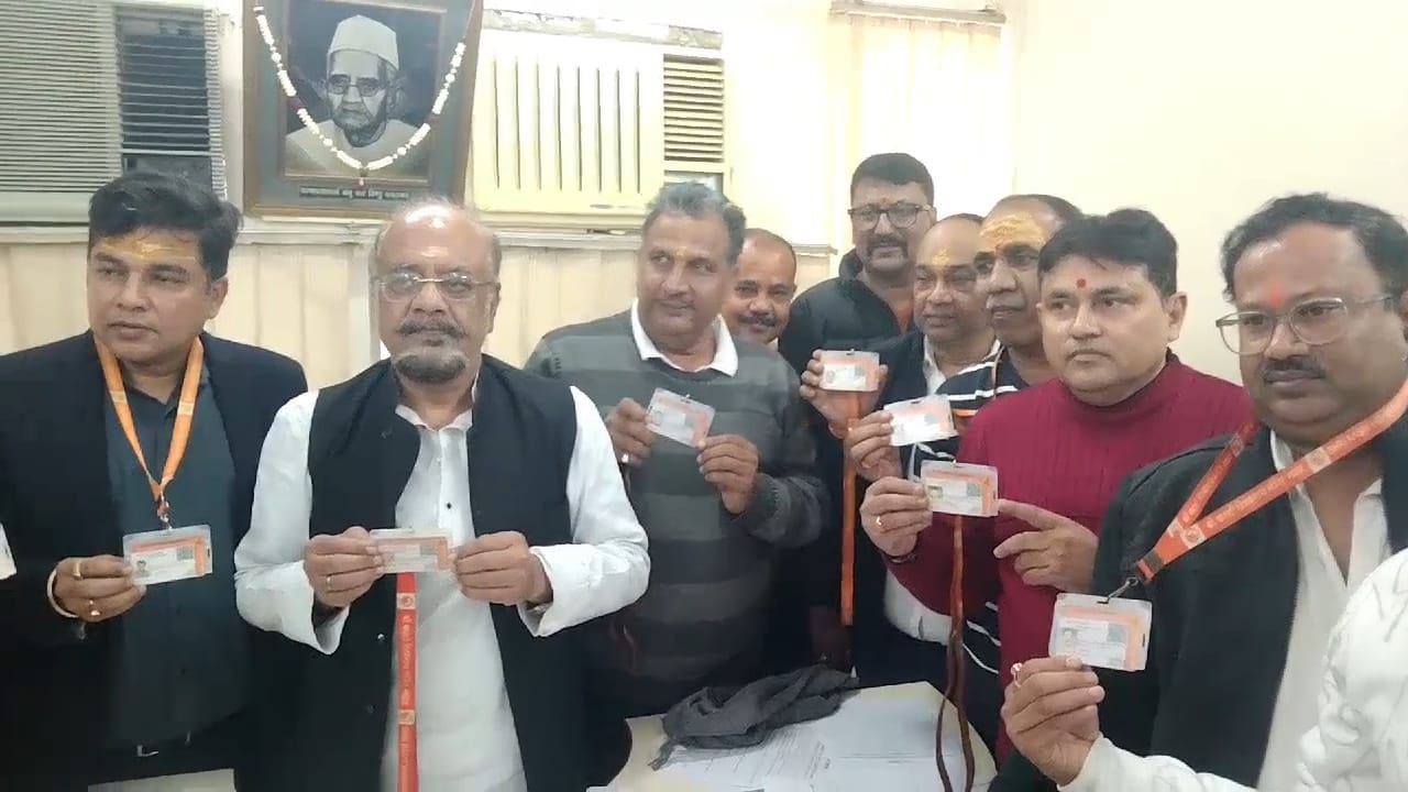 पत्रकार वार्ता में शामिल श्रद्धालु: फोटो बच्चा गुप्ता पत्रकार वार्ता में शामिल श्रद्धालु: फोटो बच्चा गुप्ता