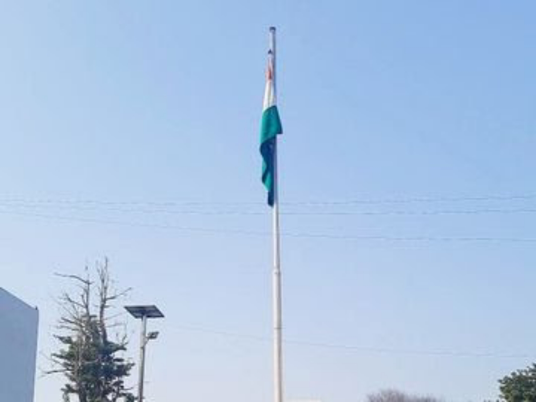 कैथल में शनिवार सुबह 11 तक लघु सचिवालय में शहर आता राष्ट्रीय ध्वज कैथल में शनिवार सुबह 11 तक लघु सचिवालय में शहर आता राष्ट्रीय ध्वज