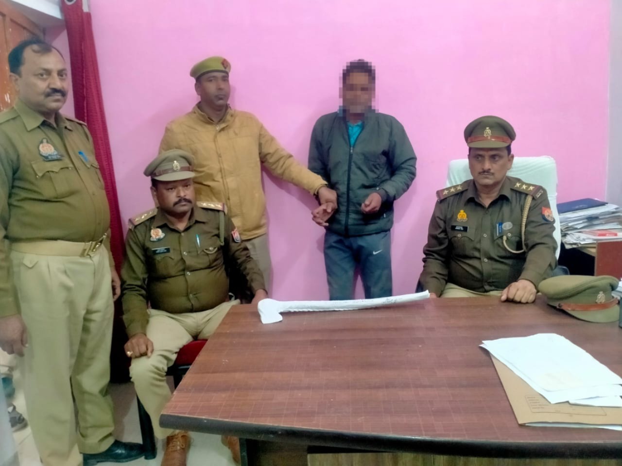 बच्चे के हत्यारोपित को पुलिस ने किया गिरफ्तार, जेल बच्चे के हत्यारोपित को पुलिस ने किया गिरफ्तार, जेल