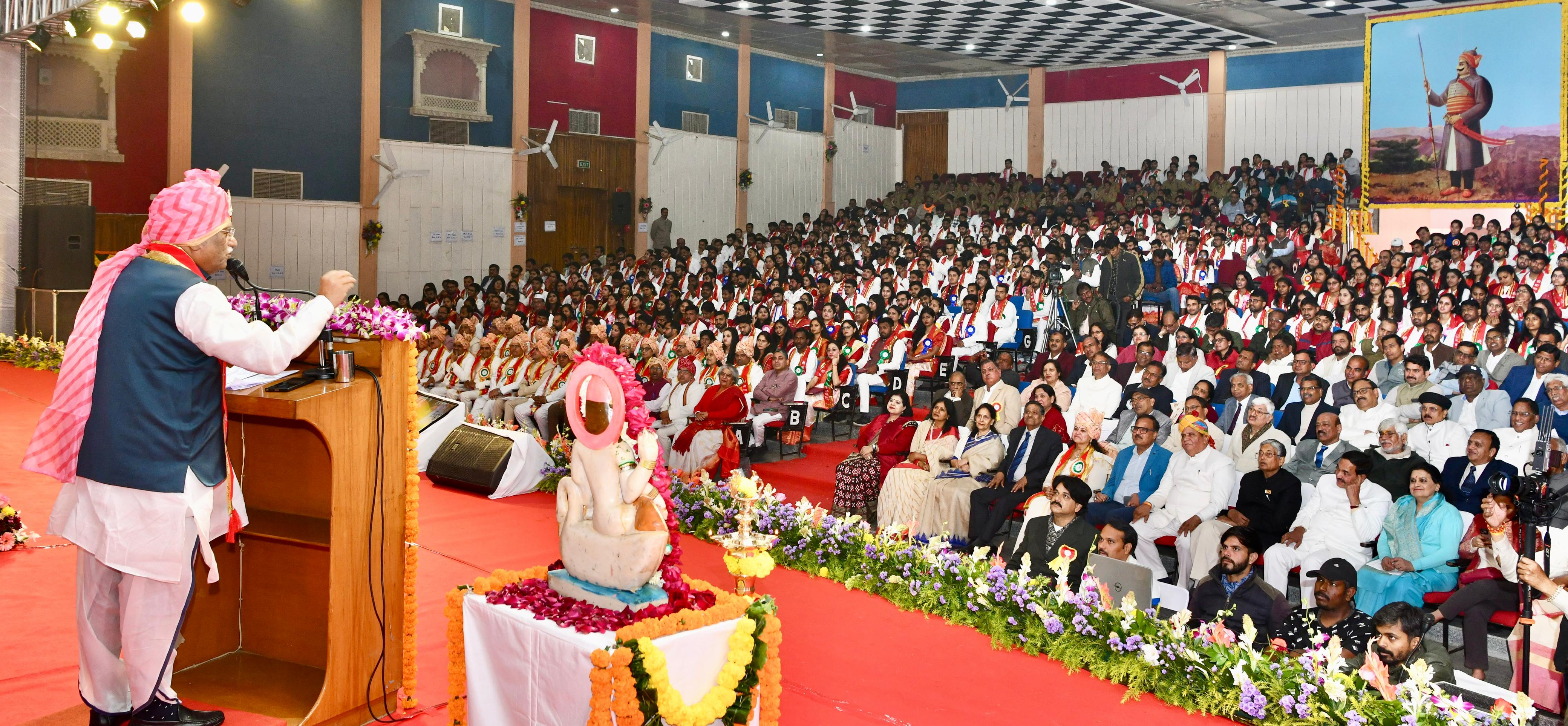 विश्वविद्यालय किसान हित में प्रौद्योगिकी का विकास करें, प्राकृतिक खेती को बढ़ावा दे: राज्यपाल विश्वविद्यालय किसान हित में प्रौद्योगिकी का विकास करें, प्राकृतिक खेती को बढ़ावा दे: राज्यपाल