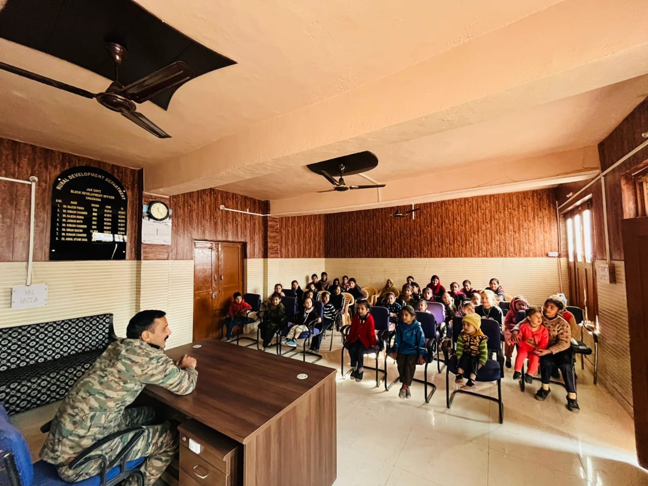 रियासी जिले में बेटी पढ़ाओ, बेटी बचाओ पर व्याख्यान का आयोजन किया रियासी जिले में बेटी पढ़ाओ, बेटी बचाओ पर व्याख्यान का आयोजन किया