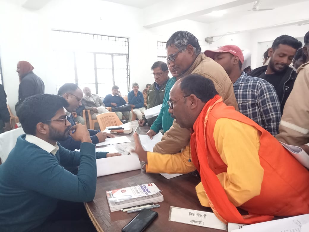 —संपूर्ण समाधान दिवस में शामिल अफसर:फोटो बच्चा गुप्ता —संपूर्ण समाधान दिवस में शामिल अफसर:फोटो बच्चा गुप्ता