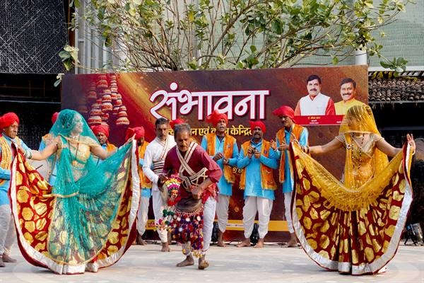 जनजातीय संग्रहालय में “संभावना’’ गतिविधि में हुई भोजपुरी गायन और नृत्य प्रस्तुति जनजातीय संग्रहालय में “संभावना’’ गतिविधि में हुई भोजपुरी गायन और नृत्य प्रस्तुति