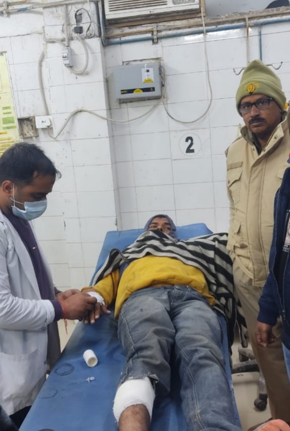 अलग अलग थाना क्षेत्र में हुए पुलिस मुठभेड़ में दो गो तस्कर गिरफ्तारी एक फरार अलग अलग थाना क्षेत्र में हुए पुलिस मुठभेड़ में दो गो तस्कर गिरफ्तारी एक फरार