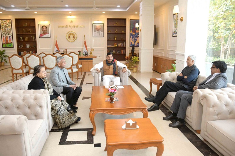 मुख्यमंत्री डॉ. मोहन यादव से मिले अटॉर्नी जनरल ऑफ इंडिया आर. वेंकटरमानी मुख्यमंत्री डॉ. मोहन यादव से मिले अटॉर्नी जनरल ऑफ इंडिया आर. वेंकटरमानी