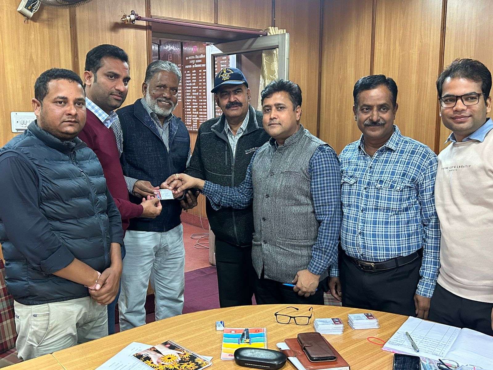 प्रेस क्लब में पत्रकारों के अधिस्वीकरण कार्ड का नवीनीकरण प्रेस क्लब में पत्रकारों के अधिस्वीकरण कार्ड का नवीनीकरण