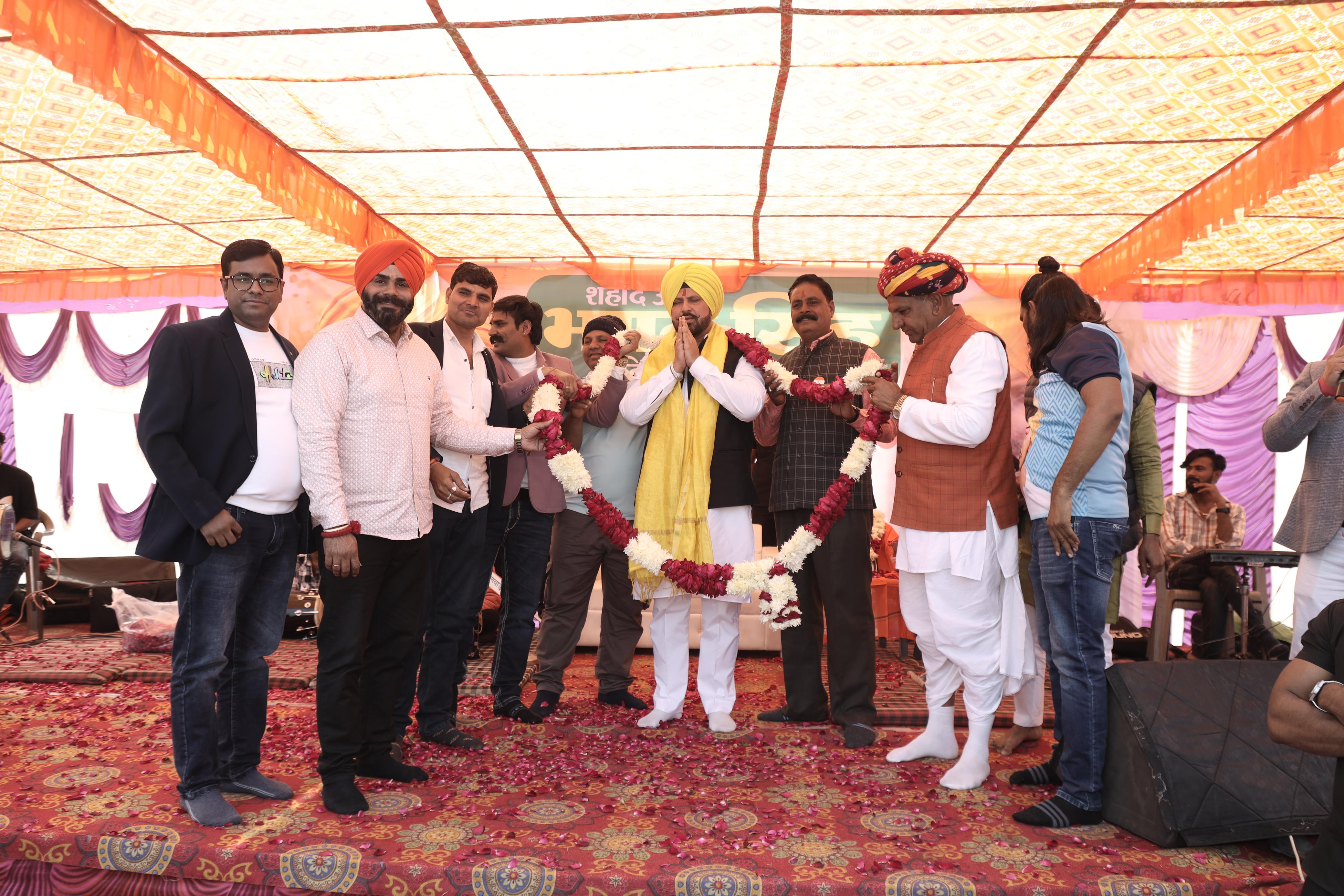 अगरपुरा में शहीदे आजम भगत सिंह की 32 इंच की मूर्ति का अनावरण अगले वर्ष नवग्रह आश्रम में लगेगी भगत सिंह की मूर्ति 3 अगरपुरा में शहीदे आजम भगत सिंह की 32 इंच की मूर्ति का अनावरण अगले वर्ष नवग्रह आश्रम में लगेगी भगत सिंह की मूर्ति 3