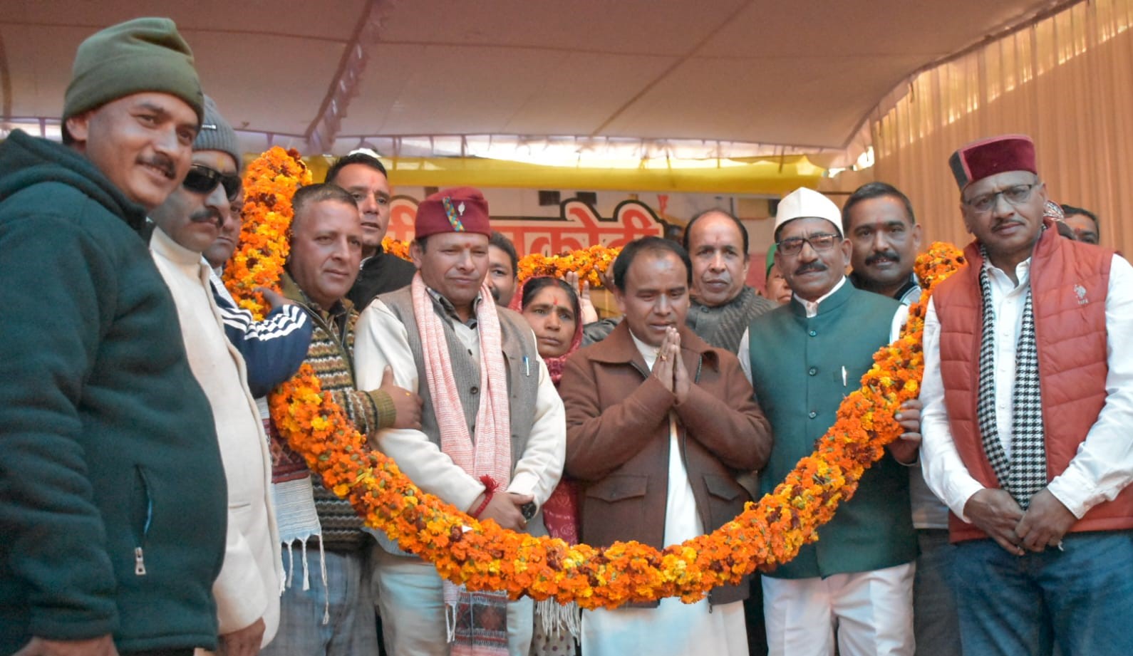 पीपलकोटी के बंड मेले में प्रभारी मंत्री का स्वागत करते हुए। पीपलकोटी के बंड मेले में प्रभारी मंत्री का स्वागत करते हुए।