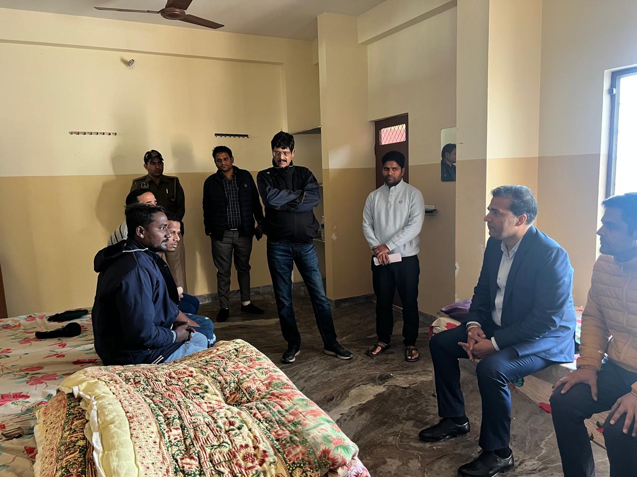 भांकरोटा में टैंकर हादसा मामला : 24 घंटे में मृतक आश्रितों के परिजनों के बैंक खातों में हस्तांतरित की गई सहायता राशि भांकरोटा में टैंकर हादसा मामला : 24 घंटे में मृतक आश्रितों के परिजनों के बैंक खातों में हस्तांतरित की गई सहायता राशि