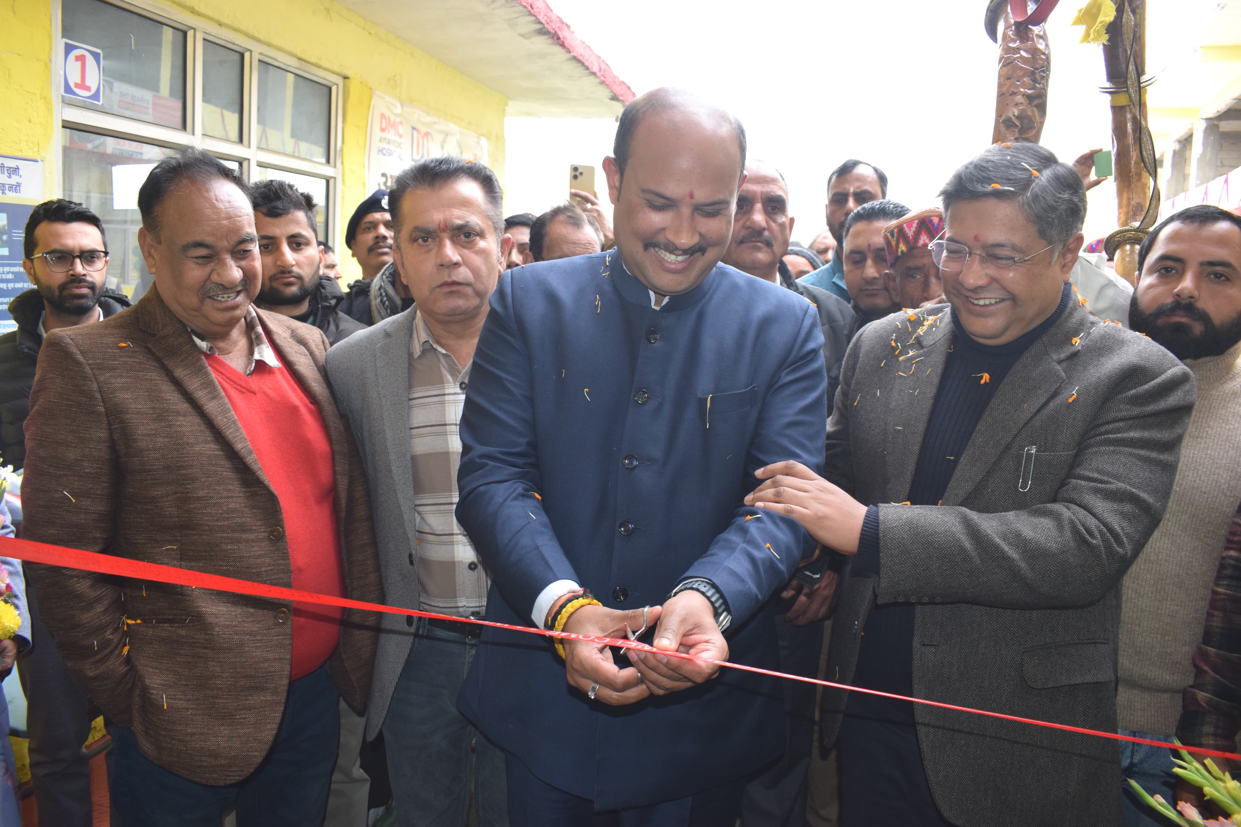 आयुष मंत्री मल्टी स्पेशलिटी अस्पताल का उद्घाटन करते हुए। आयुष मंत्री मल्टी स्पेशलिटी अस्पताल का उद्घाटन करते हुए।