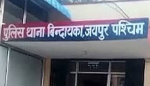 पेट्रोल पम्प पर सीएनजी ट्रक में लगी आग,मची अफरा तफरी पेट्रोल पम्प पर सीएनजी ट्रक में लगी आग,मची अफरा तफरी