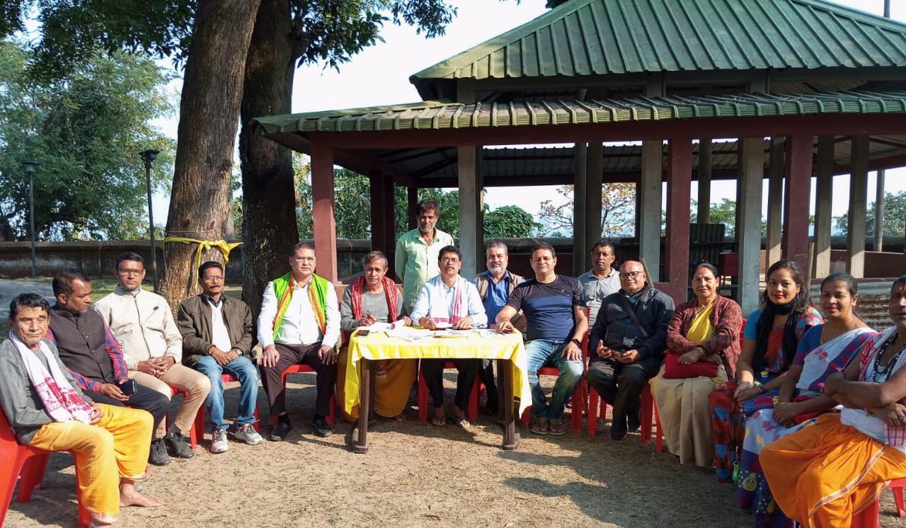 विष्णुतीर्थ श्रीश्री अश्वक्लांत में आयोजित सार्वजनिक बैठक की तस्वीर। विष्णुतीर्थ श्रीश्री अश्वक्लांत में आयोजित सार्वजनिक बैठक की तस्वीर।
