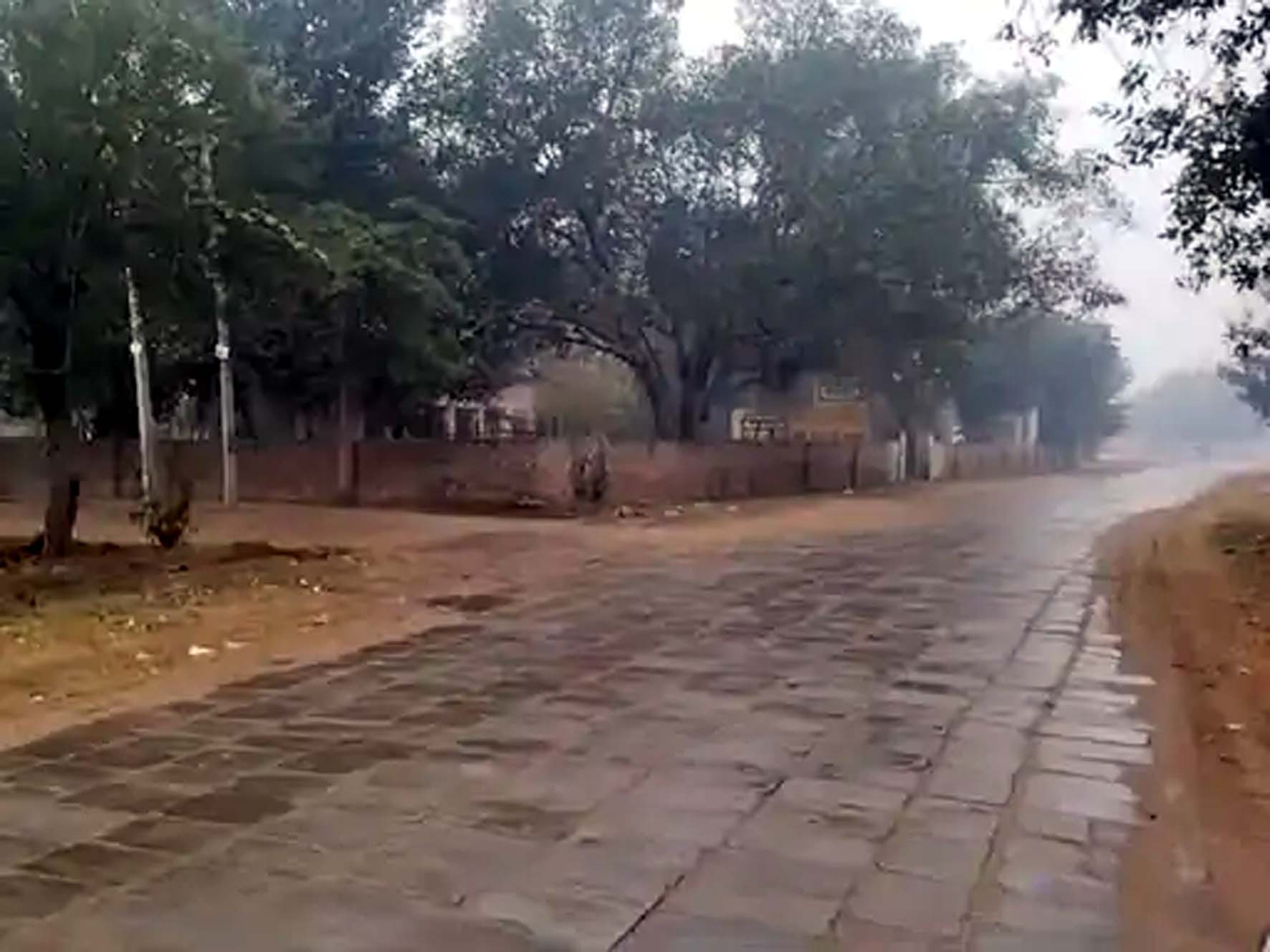 बूंदाबांदी के बाद का दृश्य। बूंदाबांदी के बाद का दृश्य।