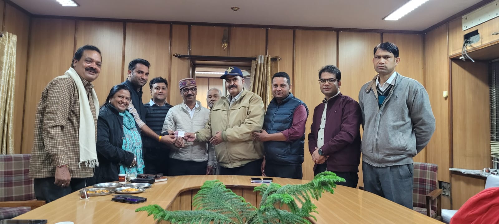 पिंकसिटी प्रेस क्लब में अधिस्वीकरण कार्ड कैम्प आयोजित हुआ पिंकसिटी प्रेस क्लब में अधिस्वीकरण कार्ड कैम्प आयोजित हुआ