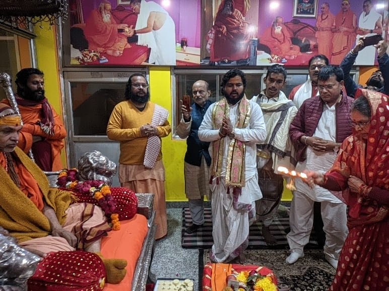 शंकराचार्य स्वामी अविमुक्तेश्वरानंद श्री विद्या मठ में: फोटो बच्चा गुप्ता शंकराचार्य स्वामी अविमुक्तेश्वरानंद श्री विद्या मठ में: फोटो बच्चा गुप्ता
