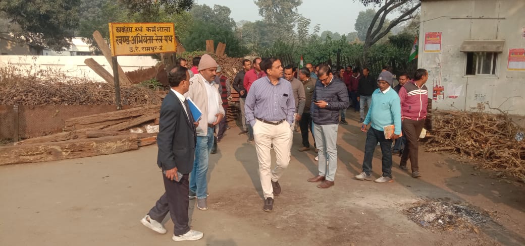 मंडल रेल प्रबंधक ने रामपुर, बरेली, शाहजहांपुर एवं रोजा स्टेशन का किया निरीक्षण मंडल रेल प्रबंधक ने रामपुर, बरेली, शाहजहांपुर एवं रोजा स्टेशन का किया निरीक्षण
