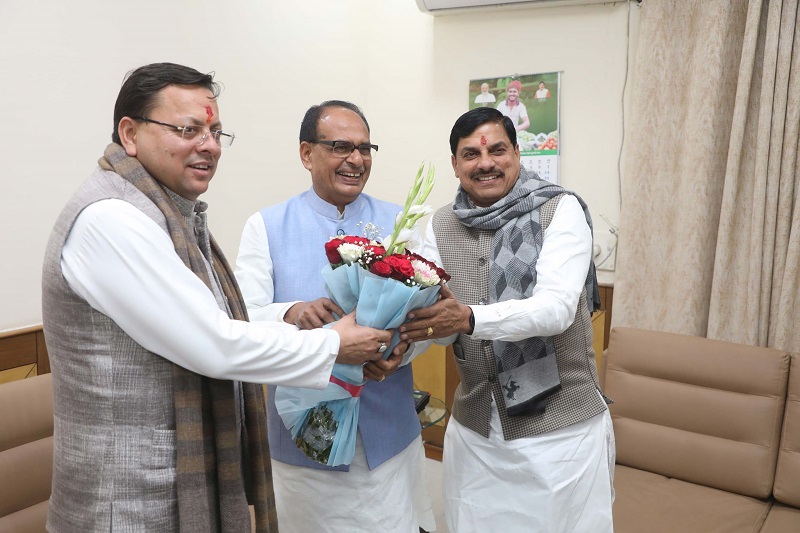 केन्द्रीय कृषि मंत्री चौहान से मिले मुख्यमंत्री डॉ. यादव और पुष्कर धामी केन्द्रीय कृषि मंत्री चौहान से मिले मुख्यमंत्री डॉ. यादव और पुष्कर धामी