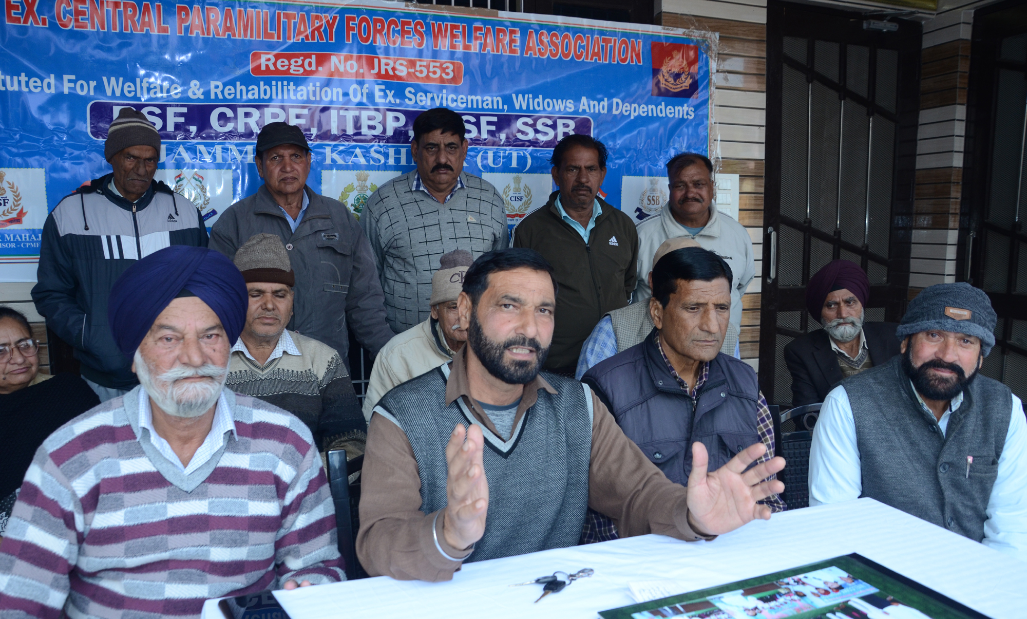 पूर्व केंद्रीय अर्धसैनिक बल कल्याण संघ ने कर्मियों के लिए न्याय की मांग की पूर्व केंद्रीय अर्धसैनिक बल कल्याण संघ ने कर्मियों के लिए न्याय की मांग की