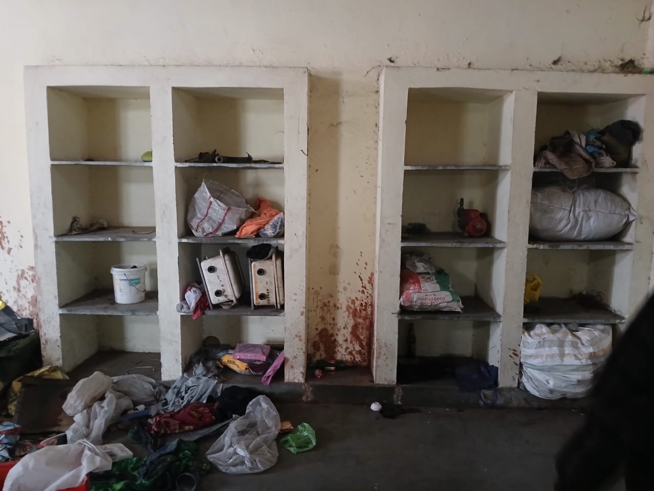 चित्तौड़गढ़ शहर के गांधीनगर में स्थित रैन बसेरा में रखा चोरी का सामान। चित्तौड़गढ़ शहर के गांधीनगर में स्थित रैन बसेरा में रखा चोरी का सामान।