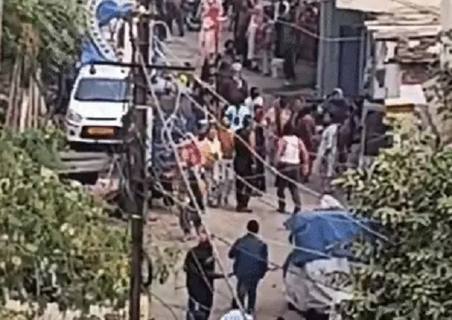भोपाल में दो समुदायों के बीच झड़प की तस्वीर