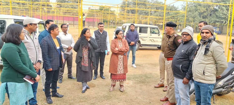 24 Snp- सोनीपत: एसडीएम अंजलि श्रोत्रिय ने अधिकारियों के साथ आयोजन स्थल का दौरा करते हुए। 24 Snp- सोनीपत: एसडीएम अंजलि श्रोत्रिय ने अधिकारियों के साथ आयोजन स्थल का दौरा करते हुए।