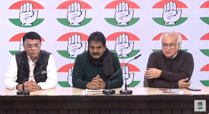 नई दिल्लीः कांग्रेस मुख्यालय में संवाददाता सम्मेलन को सम्बोधित करते केसी वेणुगोपाल और जयराम रमेश। साथ में पवन खेडा भी हैं। नई दिल्लीः कांग्रेस मुख्यालय में संवाददाता सम्मेलन को सम्बोधित करते केसी वेणुगोपाल और जयराम रमेश। साथ में पवन खेडा भी हैं।