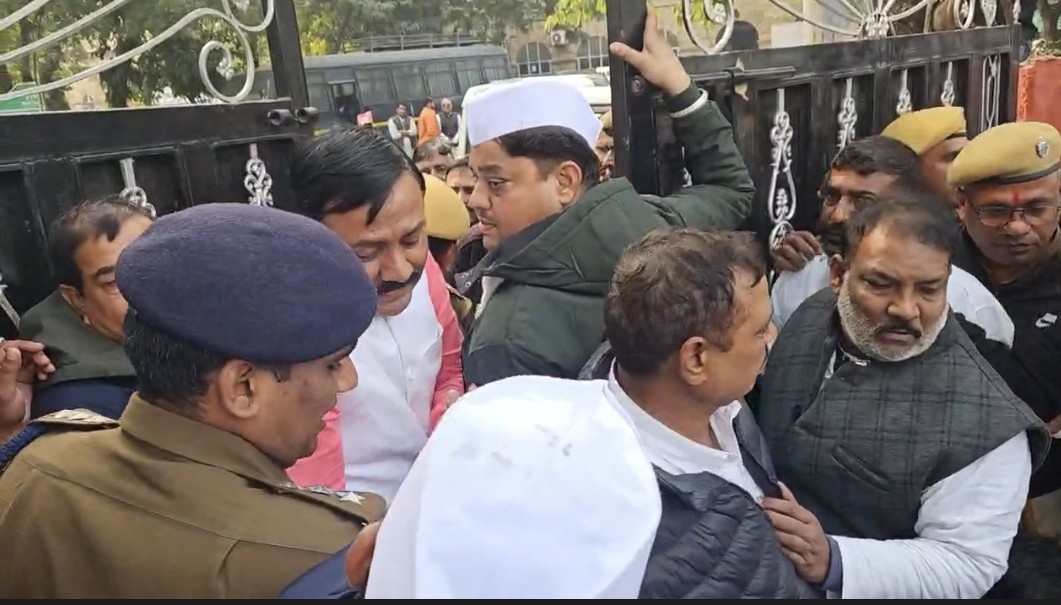 डॉ भीमराव अम्बेडर पर टिप्पणी के विरोध में जिला कांग्रेस का पैदल मार्च डॉ भीमराव अम्बेडर पर टिप्पणी के विरोध में जिला कांग्रेस का पैदल मार्च