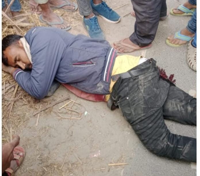 ट्रक की चपेट में आने से युवक की मौत ट्रक की चपेट में आने से युवक की मौत
