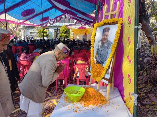 संघचालक पं. जगन्नाथ शर्मा को श्रद्धांजलि अर्पित संघचालक पं. जगन्नाथ शर्मा को श्रद्धांजलि अर्पित