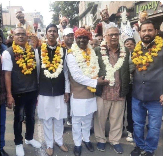 वाल्मीकि समाज के 35 जोड़ों ने सामूहिक विवाह कर लिए सात फेरे वाल्मीकि समाज के 35 जोड़ों ने सामूहिक विवाह कर लिए सात फेरे