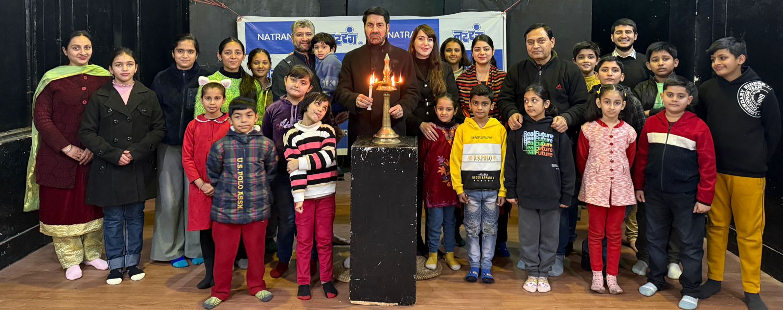 नटरंग की बच्चों के लिए शीतकालीन रंगमंच कार्यशाला का उद्घाटन किया नटरंग की बच्चों के लिए शीतकालीन रंगमंच कार्यशाला का उद्घाटन किया