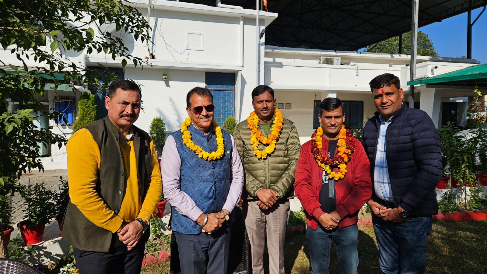 भाजपा के पूर्व पार्षद सहित दो ने थामा भाजपा का दमन भाजपा के पूर्व पार्षद सहित दो ने थामा भाजपा का दमन