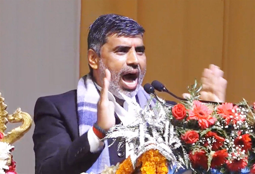 26 Snp- सोनीपत: हरियाणा खेल विश्वविद्यालय राई में 51वीं राष्ट्रीय बाल वैज्ञानिक प्रदर्शनी बतौर विशिष्ठ अतिथि हरियाणा के शिक्षा मंत्री महिपाल ढांडा बोलते हुए। 26 Snp- सोनीपत: हरियाणा खेल विश्वविद्यालय राई में 51वीं राष्ट्रीय बाल वैज्ञानिक प्रदर्शनी बतौर विशिष्ठ अतिथि हरियाणा के शिक्षा मंत्री महिपाल ढांडा बोलते हुए।