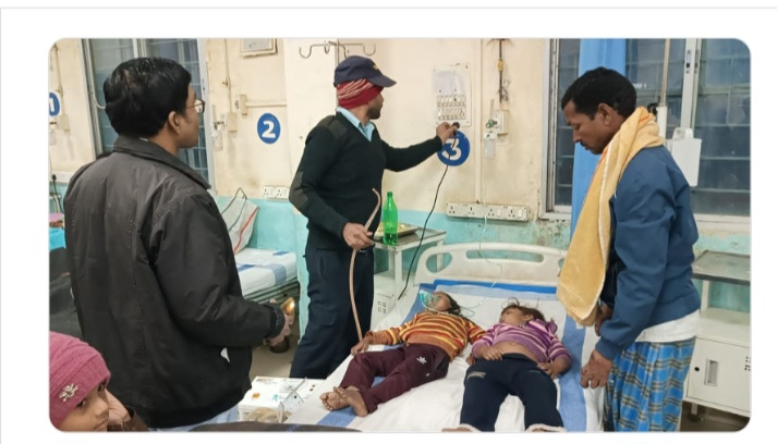 अस्पताल में ईलाजरत बच्चा अस्पताल में ईलाजरत बच्चा