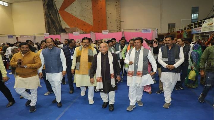 विधानसभा अध्यक्ष तोमर ने शिविर में पहुँचकर चिकित्सकों व आयोजन में सहयोग कर रहे लोगों का किया उत्साहवर्धन विधानसभा अध्यक्ष तोमर ने शिविर में पहुँचकर चिकित्सकों व आयोजन में सहयोग कर रहे लोगों का किया उत्साहवर्धन